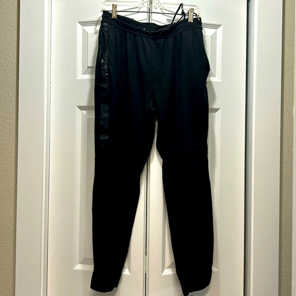 AE Sweatpants w/2 pockets. Sz M